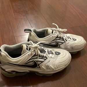 Nike Max Gray and white sneakers